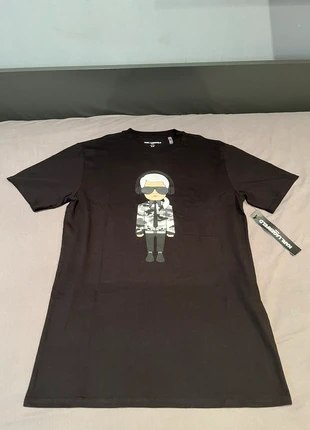 camiseta karl lagerfeld – edición camo exclusiva 🖤, marca: Karl Lagerfeld, estado: Nuevo con etiquetas, tamaño: S, 25,00 €, 26,95 € Protección al comprador incluida