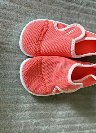 Chaussons aquatiques fille taille 24/25, brand: Decathlon, condizioni: Ottime, taglia: 25, €1.50, €2.28 include la Protezione acquisti