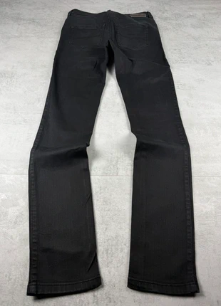 Jean Diesel skinny noir W27/FR37 85, brand: Diesel, condizioni: Ottime, taglia: L / IT 44 / EU 40, €20.00, €21.70 include la Protezione acquisti