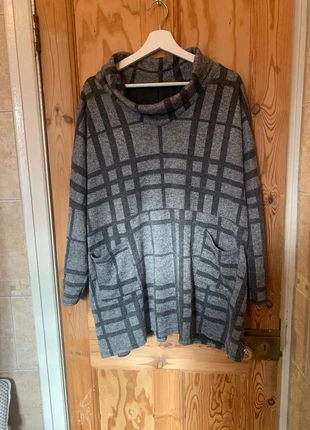 Plus Size Tunic in Grey, brand: Made In Italy, condition: Very good, size: XL / UK 20-22, £8.99, £10.14 includes Buyer Protection