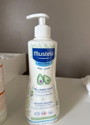 Gel lavant, marque: Mustela, état: Neuf avec étiquette, 5,00 €, 5,95 € Protection acheteurs incluse