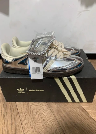 adidas forum 84 low plata 44 nuevos hombre, marque: adidas, état: Neuf avec étiquette, taille: 44, 78,00 €, 82,60 € Protection acheteurs incluse