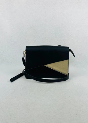 Sac Bandoulière Noir Et Doré Géométrique En Simili Cuir Fermeture Rabat, brand: Vintage Dressing, condition: Very good, €23.90, €25.80 includes Buyer Protection Pro