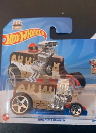 HW Celebration Racers - Birthday Burner - Brown (Hot Wheels), merk: Hot Wheels, staat: Heel goed, maat: Prematuur, tot 44 cm, € 2,99, € 3,84 inclusief Kopersbescherming