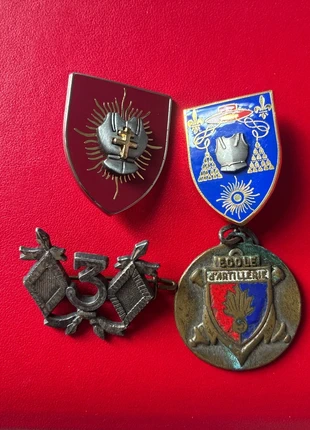 Lot 4 Insignes régiment de cuirassiers, état: Bon état, 14,00 €, 15,40 € Protection acheteurs (Pro) incluse