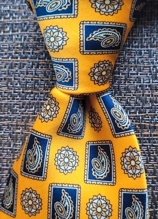 Cravate en soie moutarde à motifs Paisley et médaillons soleil, merk: YORN, staat: Heel goed, € 7,00, € 8,05 inclusief Kopersbescherming Pro