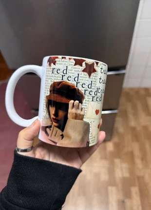Taylor Swift Red Album Mug, marque: Taylor Swift, état: Très bon état, 9,00 €, 10,15 € Protection acheteurs incluse