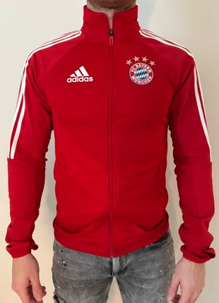 Adidas FC Bayern München Trainingsjack Rood, marca: adidas, estado: Muito bom, tamanho: XS, €2.50, €3.33 inclui Proteção do Comprador