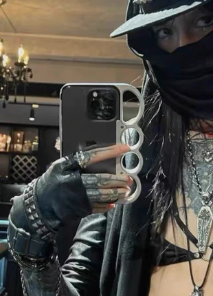 Avant garde iPhone 13pro phone case, marca: Avant Garde, estado: Nuevo sin etiquetas, 28,00 €, 29,40 € Protección al comprador incluida