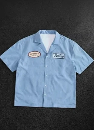 👕 Chemise bleu clair patch “Destiny” homme - Taille M, brand: Vintage Dressing, condizioni: Ottime, taglia: M, €44.00, €46.90 include la Protezione acquisti