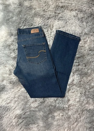 Jean Levi's Signature Curvy Straigt Bleu Marine W29 Femme/Women JEA143, merk: Levi's, staat: Heel goed, maat: M / 38 / 10, € 14,00, € 15,40 inclusief Kopersbescherming Pro