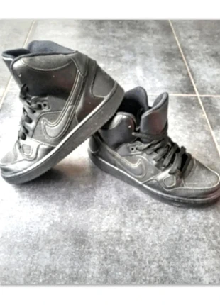 Sneakers Nike modèle son of force unisexe taille 40, marque: Nike, état: Très bon état, taille: 40, 29,00 €, 31,15 € Protection acheteurs incluse