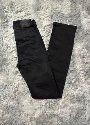 Jean Levi's 724 High Rise Straight Noir W24 L32 Femme/Women JEA202, merk: Levi's, staat: Heel goed, maat: XS / 34 / 6, € 16,00, € 17,50 inclusief Kopersbescherming Pro