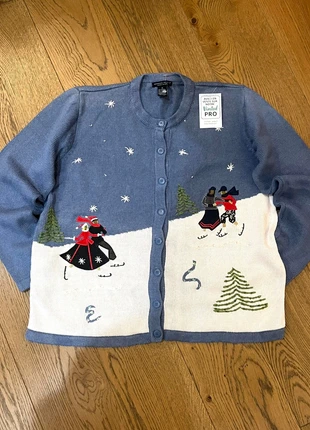Gilet cardigan de Noël brodé Vintage Christmas Embroidered Cardigan – Patineurs / Ice Skaters – XL, merk: Reference Point New York, staat: Heel goed, maat: XL / 42 / 14, € 25,00, € 26,95 inclusief Kopersbescherming Pro