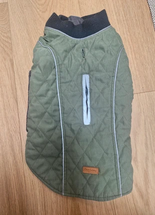 Padded dog coat, brand: Pets At Home, condition: Very good, size: L, £6.00, £7.00 includes Buyer Protection