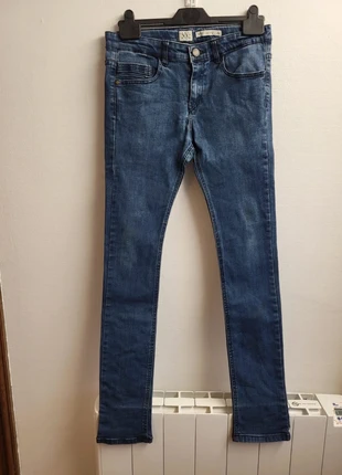 Superbe jean skinny bleu marine Ikks We are young 36, marque: IKKS, état: Très bon état, taille: S / 36 / 8, 9,90 €, 11,10 € Protection acheteurs incluse