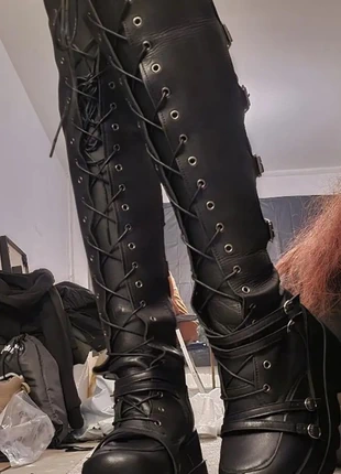 Bottes gothiques, état: Très bon état, taille: 39, 60,00 €, 63,70 € Protection acheteurs incluse