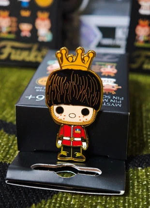 Funko Mystery Pins Birthday Edition – Pin’s Collector Freddy Funko Royal Guard - Neufs & Officiels, brand: Funko, condition: Very good, €5.00, €5.95 includes Buyer Protection
