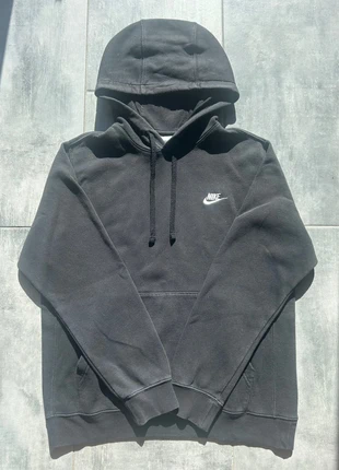 Pull à capuche Nike noir avec logo brodé – Taille S, marque: Nike, état: Très bon état, taille: S, 12,00 €, 13,30 € Protection acheteurs incluse