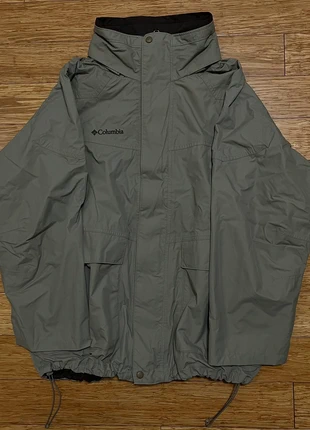Columbia waterproof jacket XL beige, marque: Columbia, état: Très bon état, taille: XL, 24,99 €, 26,94 € Protection acheteurs incluse