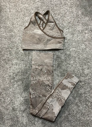 Ensemble Gris/Beige/Crème Gymshark Adapt Camo Seamless Fitness Musculation, marca: Gymshark, estado: Muy bueno, tamaño: S / 36 / 8, 35,00 €, 37,45 € Protección al comprador incluida