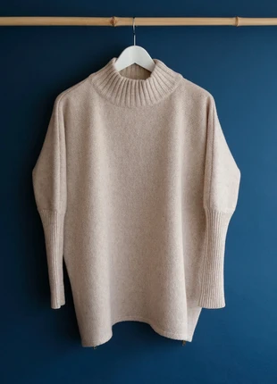 Cathrine Hammel Lambswool High Neck Pullover with kimono sleeves, in mint condition, marke: Cathrine Hammel, zustand: Neu, größe: Einheitsgröße, 250,00 €, 263,20 € inklusive Vinted-Käuferschutz