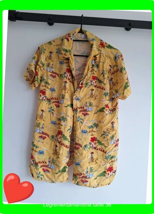 R0449. Chemise hawaïenne jaune Bershka homme XS, marque: Bershka, état: Très bon état, taille: XS, 6,00 €, 7,00 € Protection acheteurs (Pro) incluse