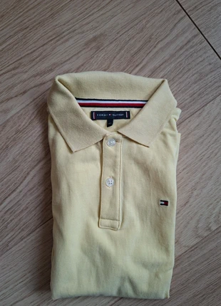 Tommy Hilfiger polo, merk: Tommy Hilfiger, staat: Heel goed, maat: 12 jaar / 152 cm, € 4,00, € 4,90 inclusief Kopersbescherming