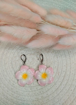 Boucles d'oreilles dormeuses fleurs roses, état: Très bon état, 4,90 €, 5,85 € Protection acheteurs (Pro) incluse