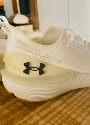 🔥 Under Armour Shift – NEUF – Taille 40 🔥, marque: Under Armour, état: Neuf sans étiquette, taille: 40, 69,00 €, 73,15 € Protection acheteurs incluse