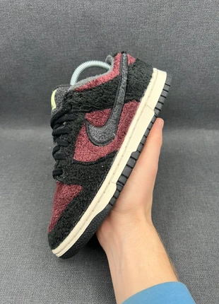 Nike Dunk Low fleece pilou pilou bordeaux noir 36.5 (is2690), marque: Nike, état: Très bon état, taille: 36.5, 65,00 €, 68,95 € Protection acheteurs (Pro) incluse