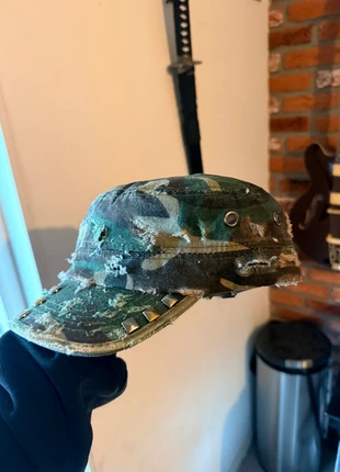 custom studded camo army cap, merk: Opium, staat: Heel goed, maat: Universele maat, € 35,00, € 37,45 inclusief Kopersbescherming