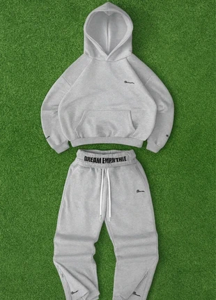 Ensemble Jogging Gris Y2K Taille L – Neuf Jamais Porté, brand: y2k, condizioni: Nuovo senza cartellino, taglia: L, €52.00, €55.30 include la Protezione acquisti