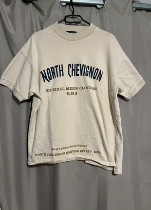 T-shirt large épais Chevignon vintage, marke: Chevignon, zustand: Sehr gut, größe: M, 8,00 €, 9,10 € inklusive Vinted-Käuferschutz