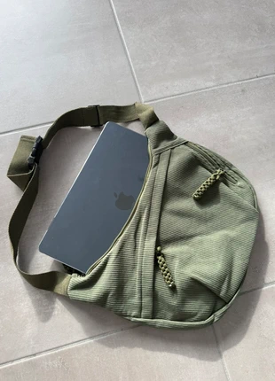 Sacoche japonaise en velours côtelé kaki, marque: Japan Style, état: Neuf sans étiquette, 25,00 €, 26,95 € Protection acheteurs (Pro) incluse