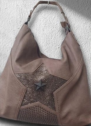 Borsa beige con stella e borchia grande a spalla, brand: Outfit, condizioni: Nuovo con cartellino, €12.50, €13.83 include la Protezione acquisti
