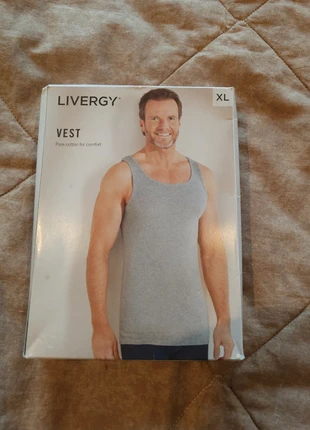 Grijs hemd, merk: Livergy, staat: Nieuw met prijskaartje, maat: XL, € 2,00, € 2,80 inclusief Kopersbescherming