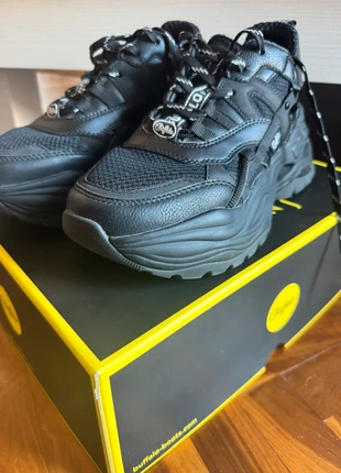 Buffalo Triplet Hollow taglia 38, brand: Buffalo, condizioni: Ottime, taglia: 38, €75.00, €79.45 include la Protezione acquisti