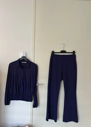 Prachtig zgan flaire bonded broek en bijpassende blouse set van Studio Annelies maat S, merk: Studio Anneloes, staat: Heel goed, maat: S / 36 / 8, € 105,00, € 110,95 inclusief Kopersbescherming