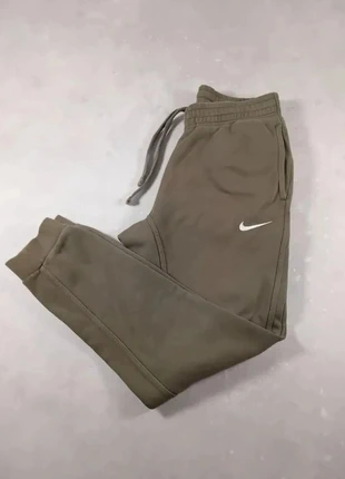 Jogging Nike kaki logo brodé – Taille S – Très bon état, marque: Nike, état: Très bon état, taille: S, 17,00 €, 18,55 € Protection acheteurs incluse