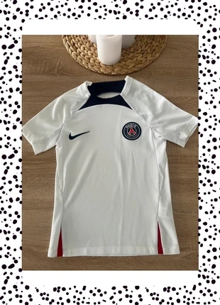 Maillot PSG Nike - Taille XS (8 ans), brand: Nike, condition: Very good, size: 8 years / 128 cm, €23.00, €24.85 includes Buyer Protection