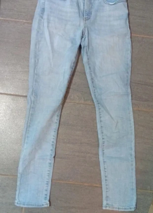 Jean Levi’s 311 Shaping Skinny Taille 26 (36) Bleu clair, marque: Levi's, état: Bon état, taille: S / 36 / 8, 12,00 €, 13,30 € Protection acheteurs (Pro) incluse