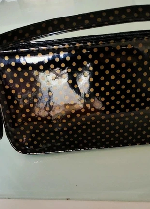 Borsa a pois nera oro lucida a spalla, cerniera elegante e giovane Made in Italy, brand: Pois, condizioni: Nuovo senza cartellino, €4.90, €5.85 include la Protezione acquisti