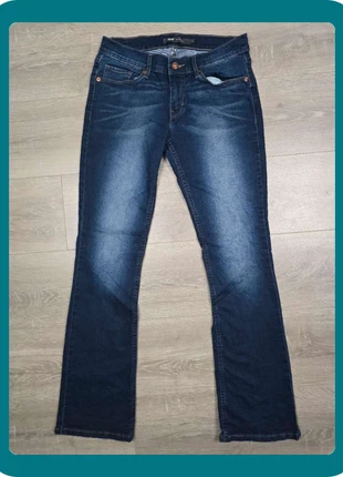 Jean's Levi's 524 Bootcut - Taille W28 L32 - Bleu, marca: Levi's, estado: Muito bom, tamanho: M / 38 / 10, €20.00, €21.70 inclui Proteção do Comprador