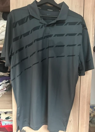 polo nike, marque: Nike, état: Très bon état, taille: M, 6,00 €, 7,00 € Protection acheteurs incluse