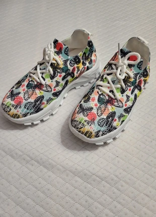 Baskets neuves 34, marke: sans marque, zustand: Neu, größe: 34, 7,00 €, 8,05 € inklusive Vinted-Käuferschutz