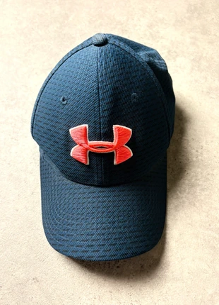 Under Armour – Casquette stretch bleu marine logo rouge Taille M Très bon état, marque: Under Armour, état: Très bon état, taille: M, 10,00 €, 11,20 € Protection acheteurs incluse