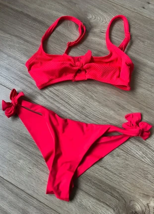 Felroze bikini - Brazilian fit, merk: Trendy, staat: Heel goed, maat: XS / 34 / 6, € 5,00, € 5,95 inclusief Kopersbescherming