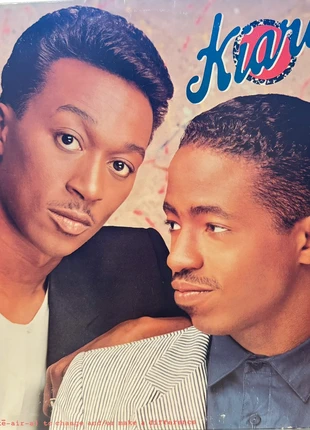 Album Kiara - To change and/or make a difference, état: Bon état, 5,00 €, 5,95 € Protection acheteurs incluse