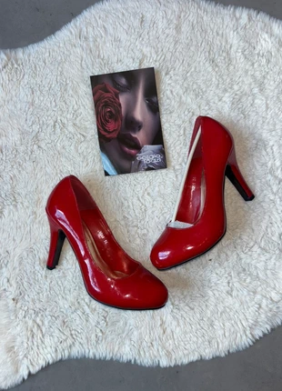 Magnifique escarpins talons femme neuf avec étiquette taille 35, brand: Boutique Italiana, condizioni: Nuovo con cartellino, taglia: 35, €10.00, €11.20 include la Protezione acquisti Pro